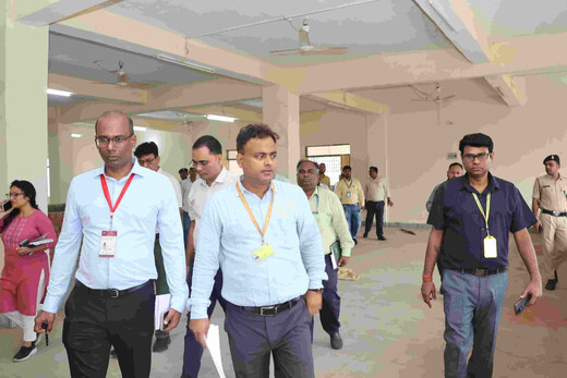 लखीसराय : मतगणना केंद्र की तैयारियों का डीएम ने किया निरीक्षण, सुरक्षा व पारदर्शिता पर जोर